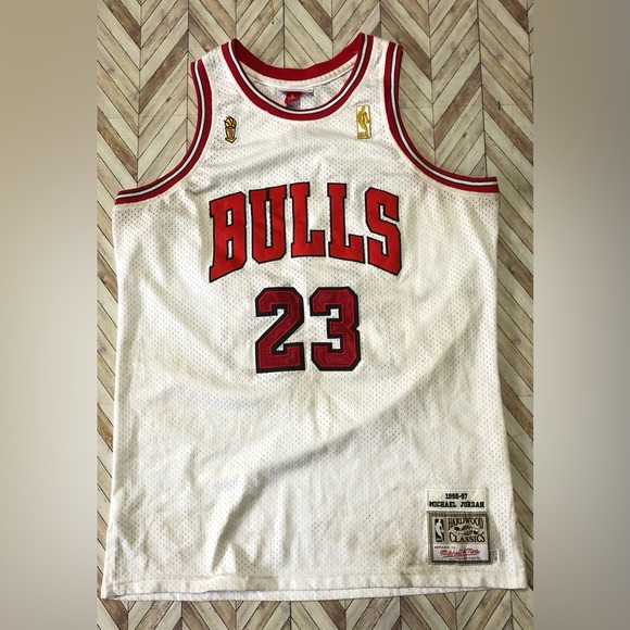 Michael Jordan Jersey Mitchell & Ness 96-97 Hardwood Classics. Size L (44) White - Picture 2 of 8